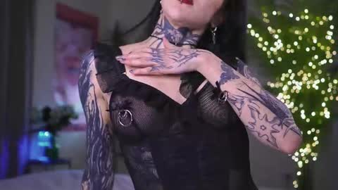 Snapshot of parasite_eve1 chatting on February 17, 4:04 pm Alise Melissa online show from February 17, 4:04 pm