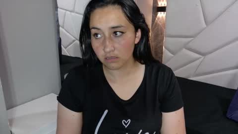 Snapshot of paris_love19 chatting on November 27, 8:16 am kitty online show from November 27, 8:16 am