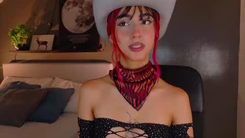 PARIS online show from October 28, 8:33 pm