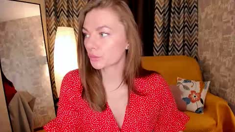 Snapshot of parisjackson_ chatting on February 26, 8:35 am Paris online show from February 26, 8:35 am