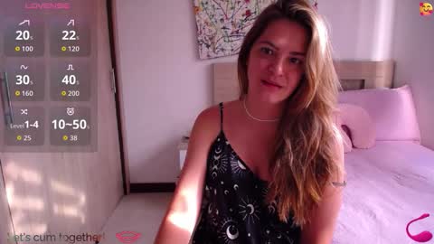 Snapshot of pariswlls chatting on September 11, 12:38 pm Paris online show from September 11, 12:38 pm