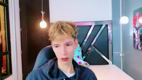 park_jimin1 online show from December 22, 12:35 pm