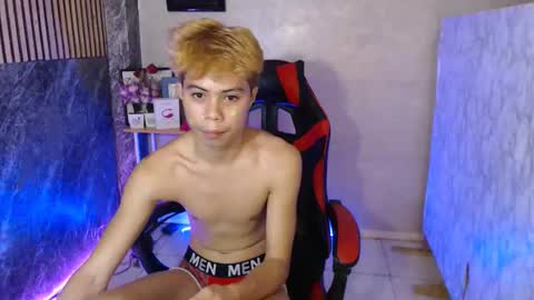 Snapshot of parkseo_yeon chatting on September 23, 2:14 am HENRY online show from September 23, 2:14 am