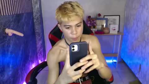 Snapshot of parkseo_yeon chatting on September 27, 8:41 am HENRY online show from September 27, 8:41 am