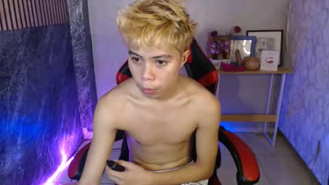 Snapshot of parkseo_yeon chatting on September 29, 12:49 am HENRY online show from September 29, 12:49 am