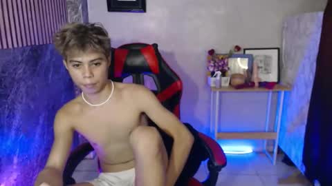 Snapshot of parkseo_yeon chatting on October 7, 6:54 am HENRY online show from October 7, 6:54 am