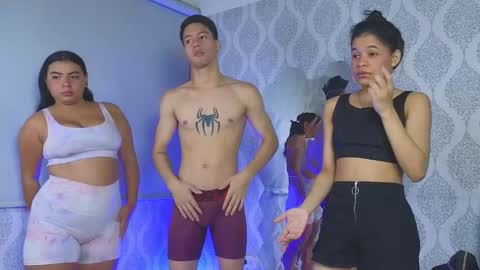 Danna online show from November 11, 1:33 pm