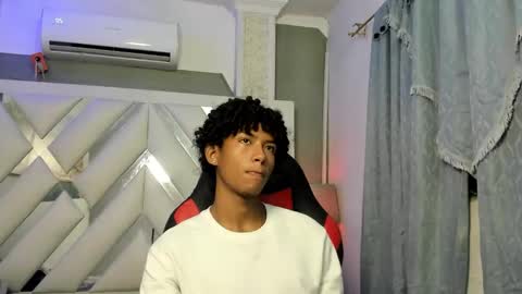 Snapshot of parzival_wt chatting on February 8, 12:52 pm PARZIVAL online show from February 8, 12:52 pm