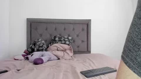 Violetafantasy online show from December 15, 11:47 am