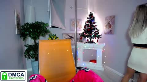 Snapshot of passionate_babe chatting on December 7, 3:04 am I have returned from vacation and I am glad to share my energy and emotions with you online show from December 7, 3:04 am