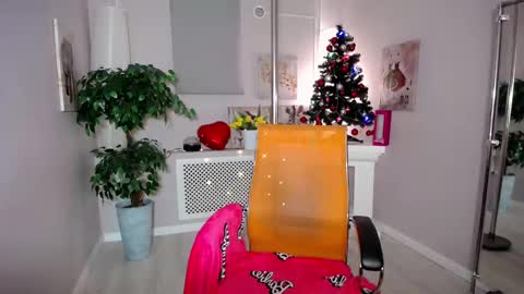 Snapshot of passionate_babe chatting on December 29, 12:23 pm I have returned from vacation and I am glad to share my energy and emotions with you online show from December 29, 12:23 pm