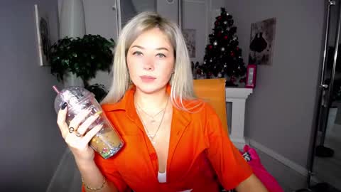 Snapshot of passionate_babe chatting on January 4, 3:29 am I have returned from vacation and I am glad to share my energy and emotions with you online show from January 4, 3:29 am