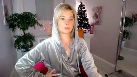 Snapshot of passionate_babe chatting on January 18, 11:32 am I have returned from vacation and I am glad to share my energy and emotions with you online show from January 18, 11:32 am