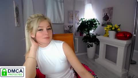 Snapshot of passionate_babe chatting on March 11, 9:34 am I have returned from vacation and I am glad to share my energy and emotions with you online show from March 11, 9:34 am