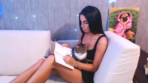 Snapshot of passionate_lora_ chatting on December 3, 3:41 am I am Lora and i am glad to see you in my room online show from December 3, 3:41 am