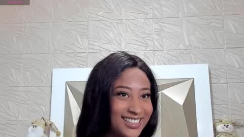 Snapshot of passionmacoll chatting on December 8, 11:46 am passionmacoll online show from December 8, 11:46 am