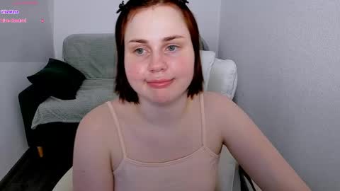 Snapshot of patricia__perez chatting on June 4, 12:22 pm Pat online show from June 4, 12:22 pm