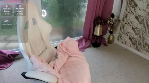 Snapshot of patriciakeys chatting on October 3, 8:44 am Patricia online show from October 3, 8:44 am