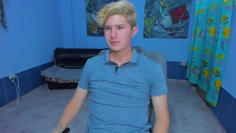 Snapshot of patrik027 chatting on October 14, 7:03 pm .... online show from October 14, 7:03 pm
