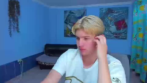 Snapshot of patrik027 chatting on October 18, 6:30 pm .... online show from October 18, 6:30 pm