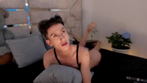 Snapshot of patrik_12 chatting on May 1, 10:25 pm patrik online show from May 1, 10:25 pm
