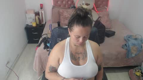 patty squirt87 online show from April 6, 12:39 pm