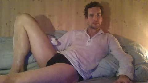 Snapshot of paueriwan chatting on December 14, 11:26 am paueriwan online show from December 14, 11:26 am