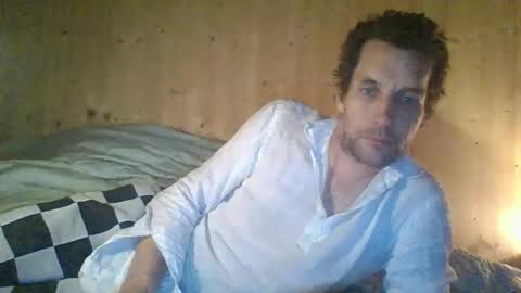 Snapshot of paueriwan chatting on December 16, 12:04 am paueriwan online show from December 16, 12:04 am