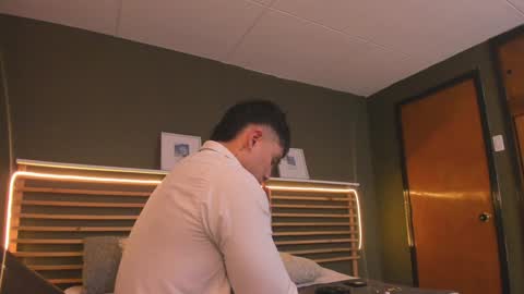 Paul online show from January 28, 2:21 pm