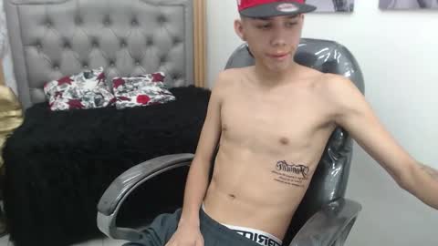 Snapshot of paul_ponce chatting on November 6, 12:17 pm PAUL online show from November 6, 12:17 pm