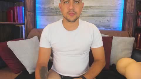 Snapshot of paul_rivera chatting on November 8, 2:17 pm Paul Rivera online show from November 8, 2:17 pm