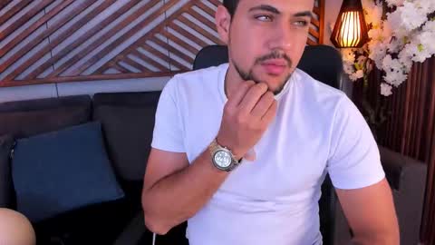 Snapshot of paul_rivera chatting on November 21, 8:07 pm Paul Rivera online show from November 21, 8:07 pm