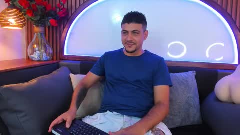 Snapshot of paul_rivera chatting on December 4, 8:17 pm Paul Rivera online show from December 4, 8:17 pm