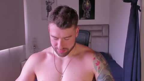 PAUL ROGER online show from March 10, 5:18 pm