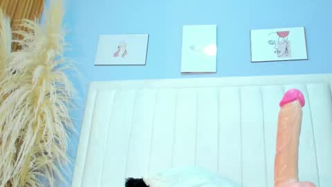 Snapshot of paula_brown18 chatting on March 1, 10:31 pm Pau online show from March 1, 10:31 pm