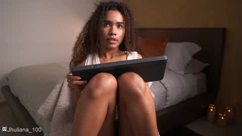 Snapshot of paulacora100 chatting on January 10, 4:01 am Paula online show from January 10, 4:01 am