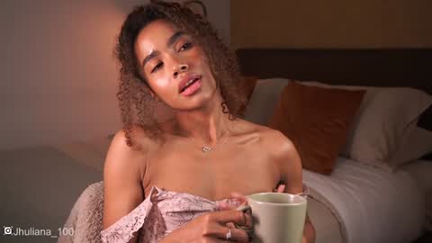 Snapshot of paulacora100 chatting on January 22, 11:32 pm Paula online show from January 22, 11:32 pm