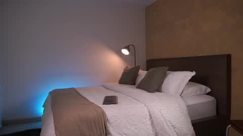 Snapshot of paulacora100 chatting on February 23, 2:51 am Paula online show from February 23, 2:51 am