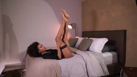 Snapshot of paulacora100 chatting on March 1, 3:53 am Paula online show from March 1, 3:53 am