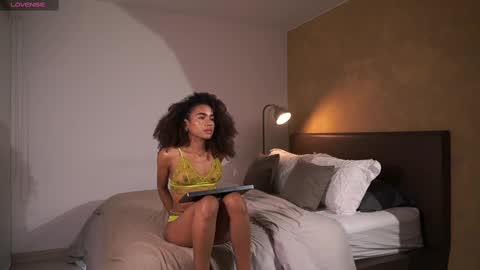 Snapshot of paulacora100 chatting on March 8, 12:00 am Paula online show from March 8, 12:00 am