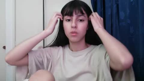 Snapshot of paulainblue chatting on December 3, 4:14 am   online show from December 3, 4:14 am