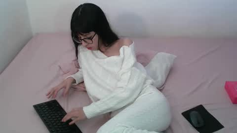 Snapshot of paulainblue chatting on October 26, 2:17 am   online show from October 26, 2:17 am