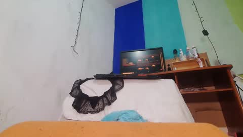 Snapshot of paulavaltina21 chatting on December 19, 3:18 am PAULA VALENTINA online show from December 19, 3:18 am