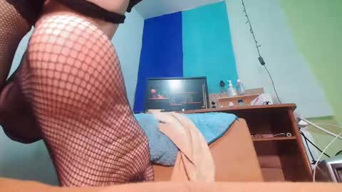 Snapshot of paulavaltina21 chatting on December 25, 6:52 am PAULA VALENTINA online show from December 25, 6:52 am