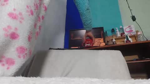 Snapshot of paulavaltina21 chatting on January 3, 4:00 am PAULA VALENTINA online show from January 3, 4:00 am