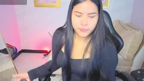 Snapshot of paulette_v chatting on April 29, 1:15 pm Live 800am 200pm COLOMBIAN HOUR online show from April 29, 1:15 pm