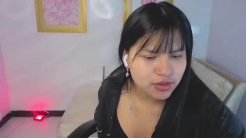 Snapshot of paulette_v chatting on May 20, 12:22 pm Live 800am 200pm COLOMBIAN HOUR online show from May 20, 12:22 pm