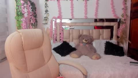 paulha_miller online show from September 12, 12:05 pm