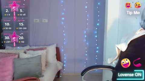 Snapshot of paulina_galvis2700 chatting on November 25, 2:39 pm paulina online show from November 25, 2:39 pm