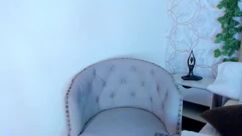 paulina lux online show from February 4, 1:50 pm